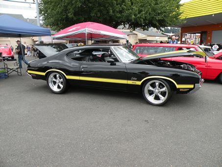 black olds cutlass